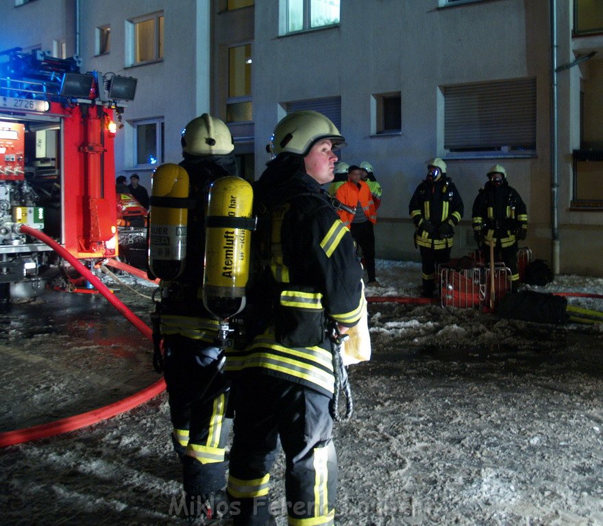 Feuer in Kueche Koeln Vingst Homarstr P634.JPG